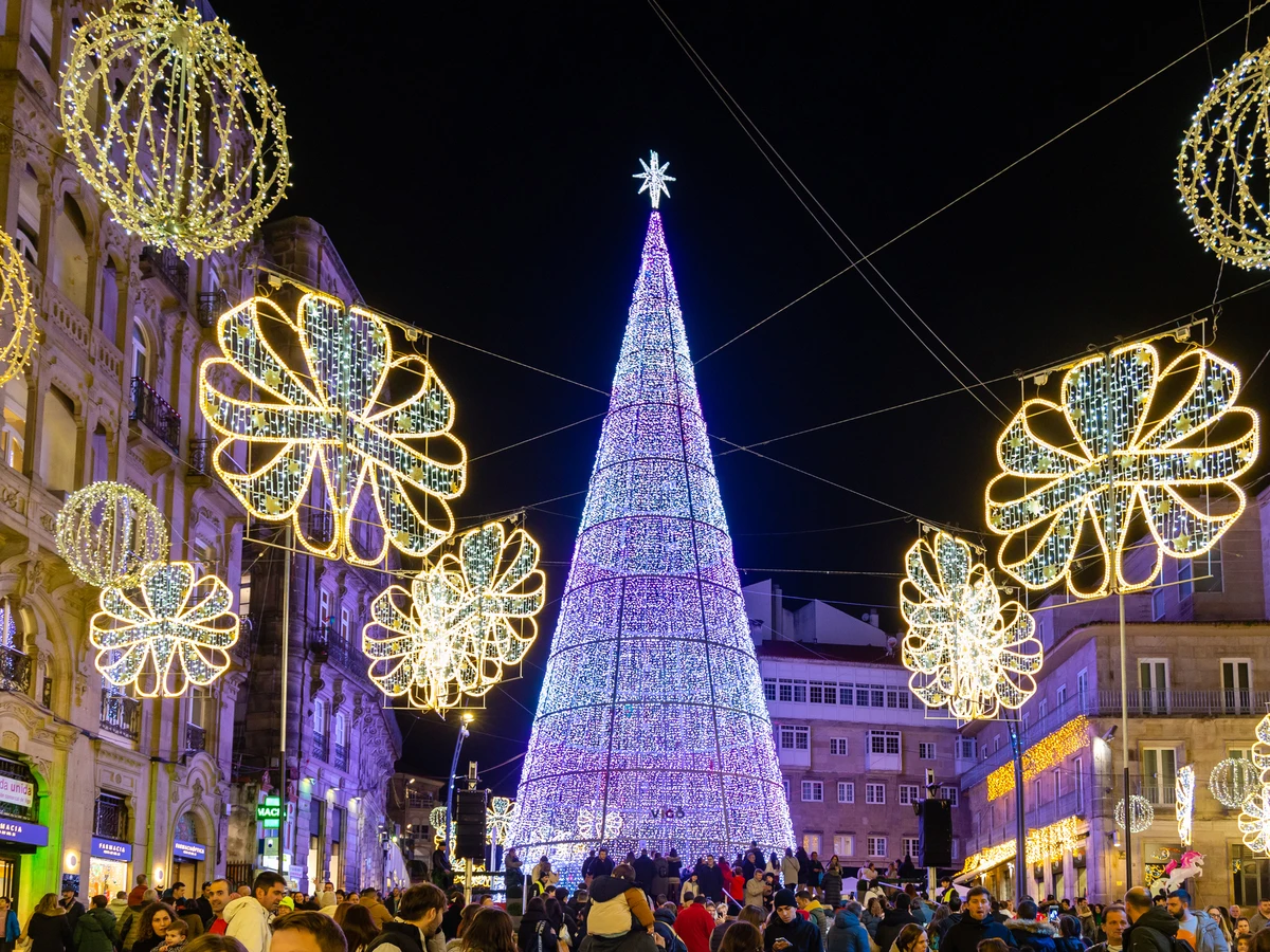 Decoración navideña en plazas
