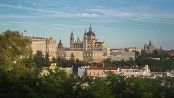 Catedral de la Almudena en Madrid Catedral de la Almudena en Madrid