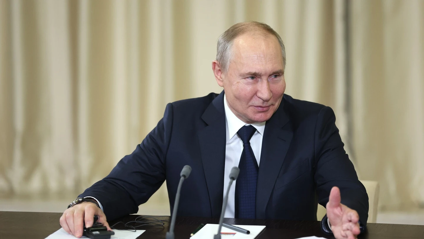 Putin indultó al asesino de una estudiante por haber combatido en Ucrania Putin indultó al asesino de una estudiante por haber combatido en Ucrania