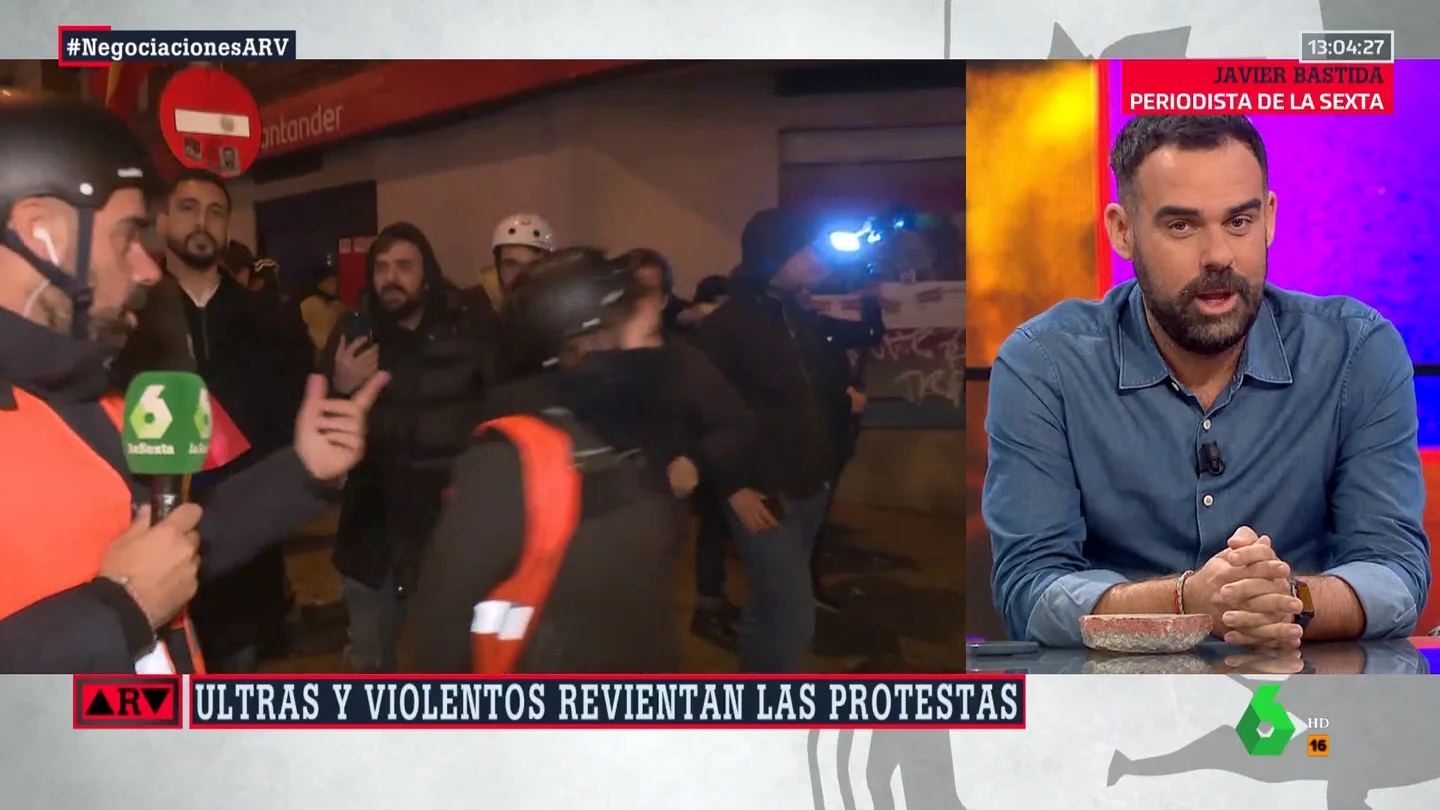 El testimonio del reportero Javier Bastida, increpado con insultos homófobos durante la protesta en Ferraz El testimonio del reportero Javier Bastida, increpado con insultos homófobos durante la protesta en Ferraz
