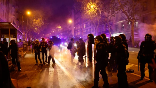 La Policía actúa durante los disturbios en la calle Ferraz La Policía actúa durante los disturbios en la calle Ferraz