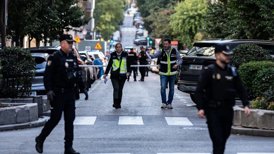 Agentes de Policía Nacional y Municipal en la zona donde se ha disparado a Alejo Vidal-Quadras Agentes de Policía Nacional y Municipal en la zona donde se ha disparado a Alejo Vidal-Quadras