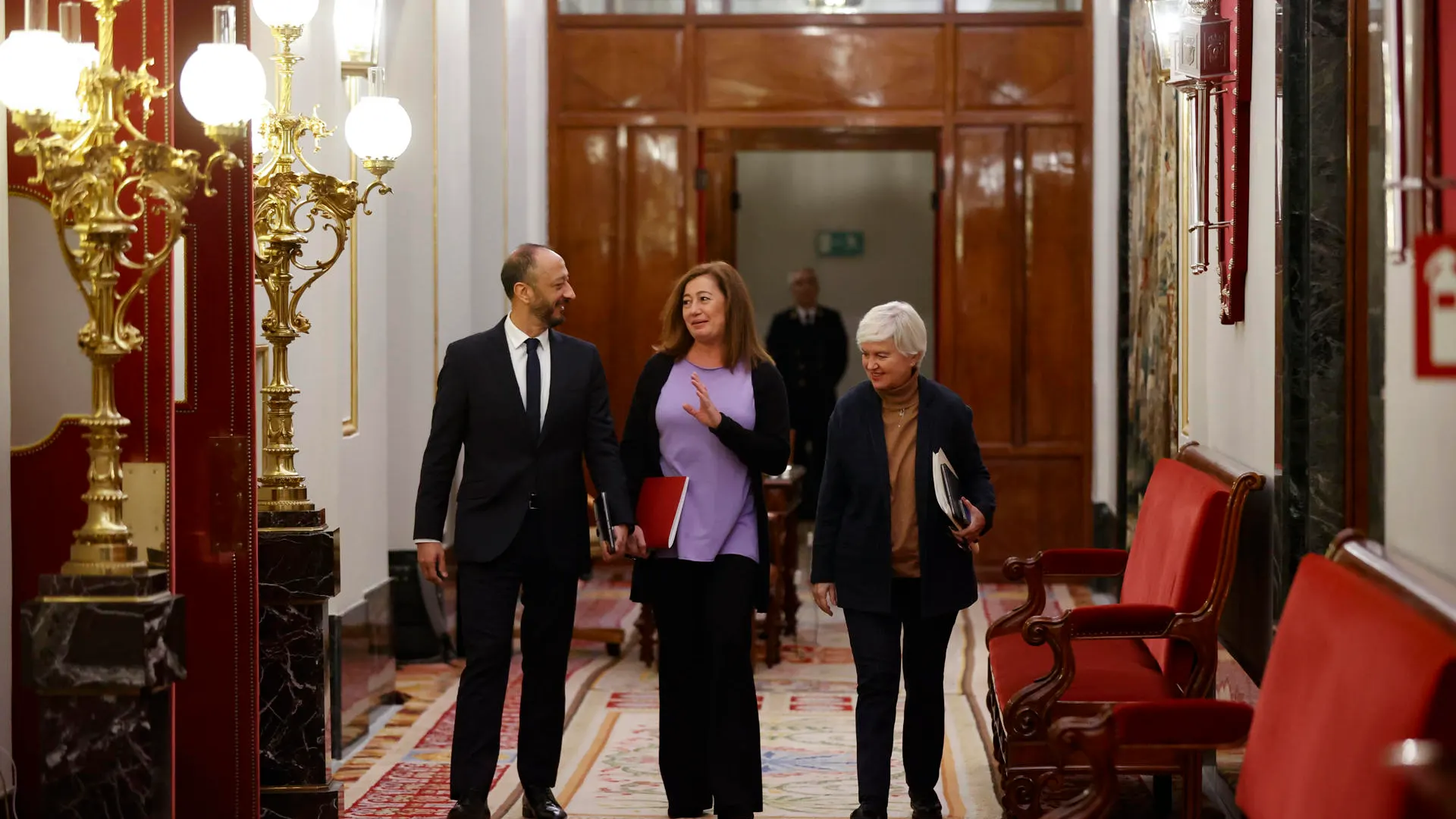 La presidenta del Congreso, Francina Armengol y el vicepresidente primero de la Mesa, Alfonso Rodríguez Gómez de Celis.