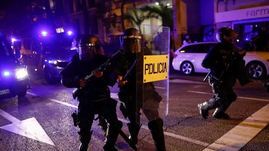 Enfrentamientos con la Policía durante una nueva manifestación convocada contra la amnistía este jueves, en la calle Ferraz. Enfrentamientos con la Policía durante una nueva manifestación convocada contra la amnistía este jueves, en la calle Ferraz.