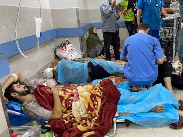 Without electricity and surrounded by Israel, Gaza’s largest hospital is forced to close after the death of two babies