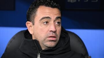 Xavi, en el banquillo del Barça