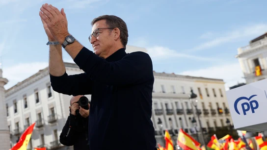El líder del PP, Alberto Núñez-Feijóo, durante la manifestación convocada por el PP contra la amnistía en la Puerta del Sol en Madrid El líder del PP, Alberto Núñez-Feijóo, durante la manifestación convocada por el PP contra la amnistía en la Puerta del Sol en Madrid