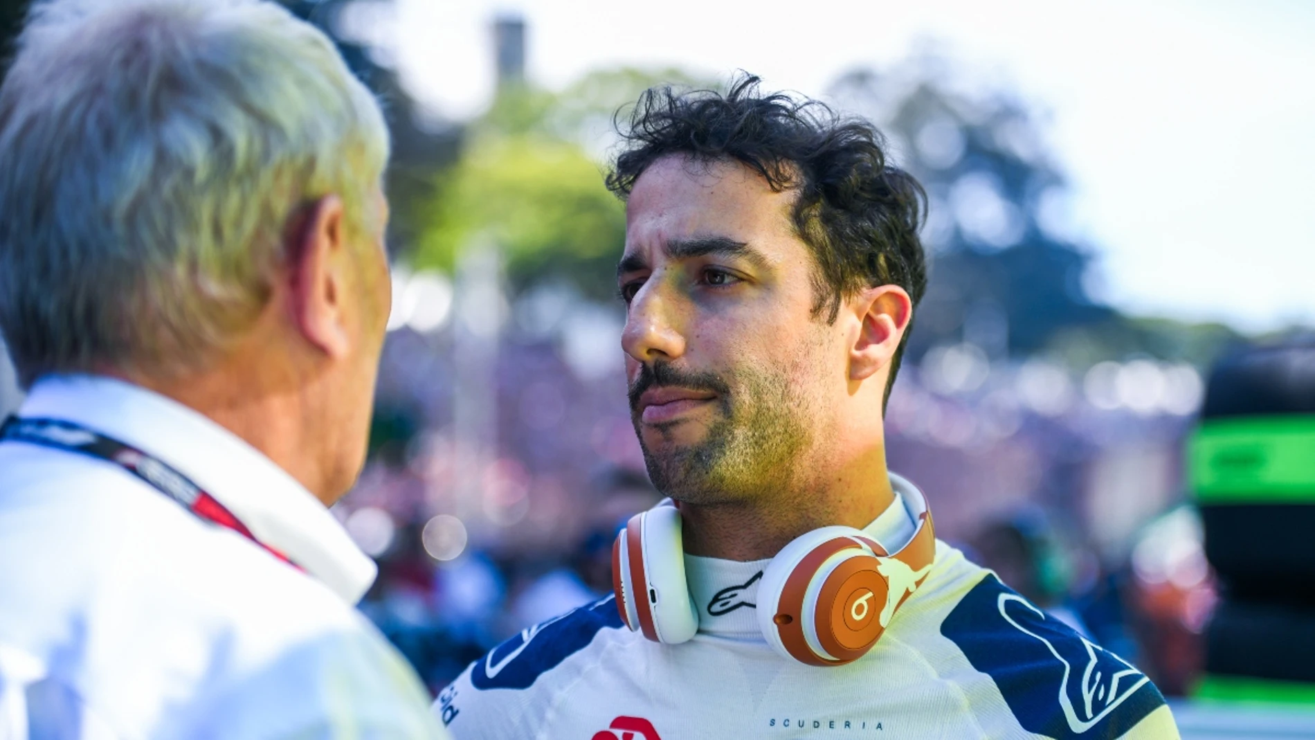 Daniel Ricciardo, con Helmut Marko