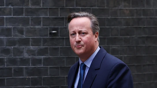 David Cameron regresa a Downing Stret para ser ministro de Exteriores David Cameron regresa a Downing Stret para ser ministro de Exteriores