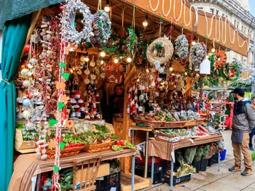 Mercadillo de Navidad de Santa Llucia de Barcelona Mercadillo de Navidad de Santa Llucia de Barcelona