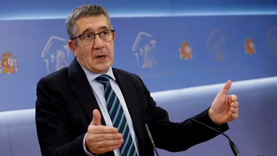 El portavoz socialista, Patxi López en rueda de prensa previa a la reunión de la Junta de Portavoces celebrada este martes en el Congreso. El portavoz socialista, Patxi López en rueda de prensa previa a la reunión de la Junta de Portavoces celebrada este martes en el Congreso.