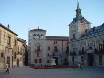 Plaza de la Villa de Madrid Plaza de la Villa de Madrid