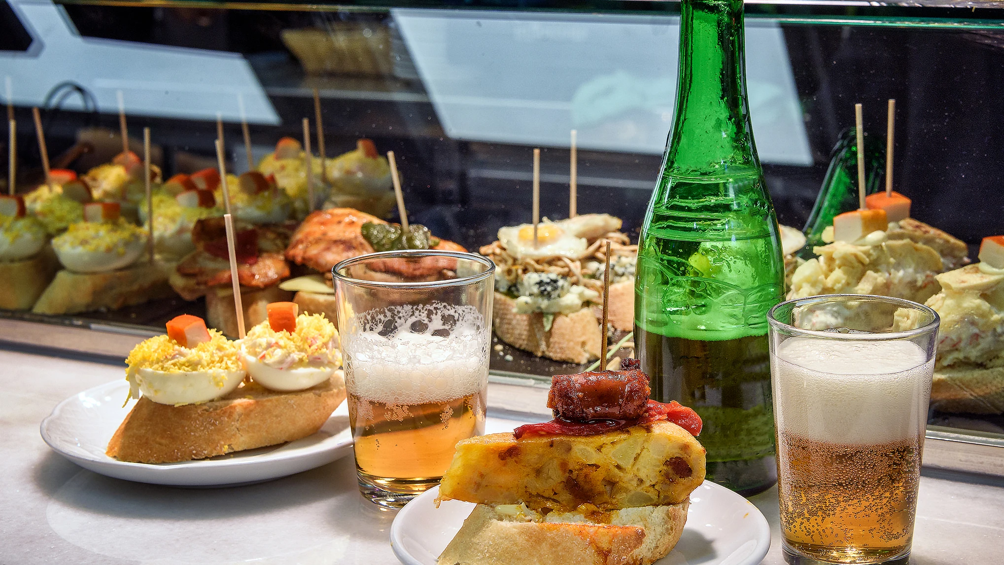 Cervezas con pinchos y tapas