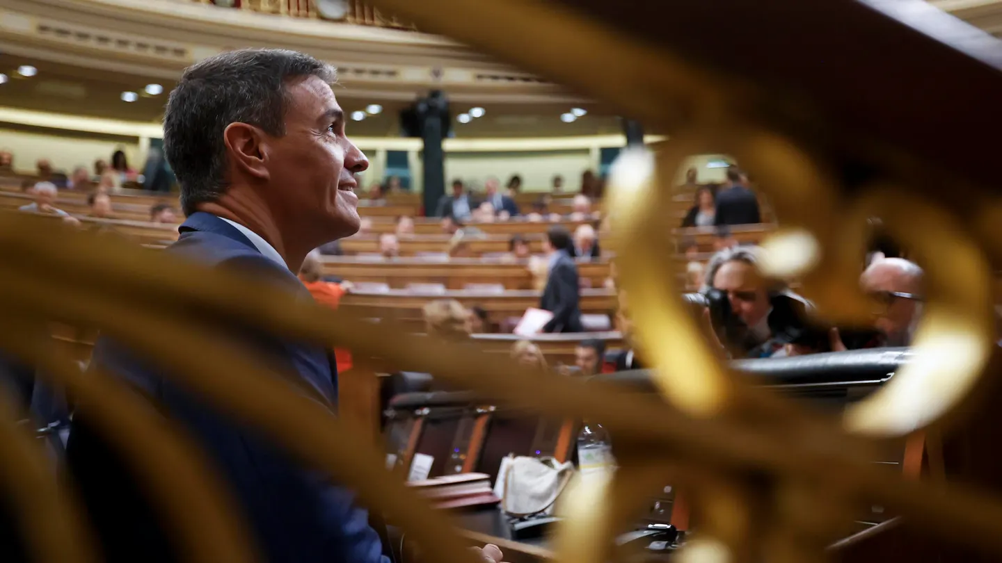 El presidente del Gobierno en funciones, Pedro Sánchez, en la segunda sesión de investidura del candidato popular Alberto Núñez Feijóo. El presidente del Gobierno en funciones, Pedro Sánchez, en la segunda sesión de investidura del candidato popular Alberto Núñez Feijóo.
