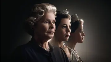 Las actrices Imelda Staunton, Olivia Colman y Claire Foy caracterizadas como Isabel II en diferentes etapas de 'The Crown'.