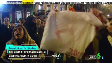 El acoso a Sara Ramos y un cámara de laSexta en la manifestación en Ferraz: "Han empujado a mi compañero"