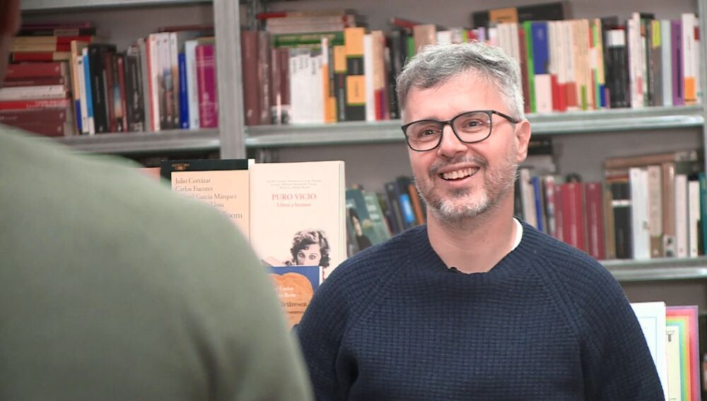 Juan Gómez-Jurado: He regalado un millón de libros, comunicar el amor por  la lectura es mi mayor responsabilidad