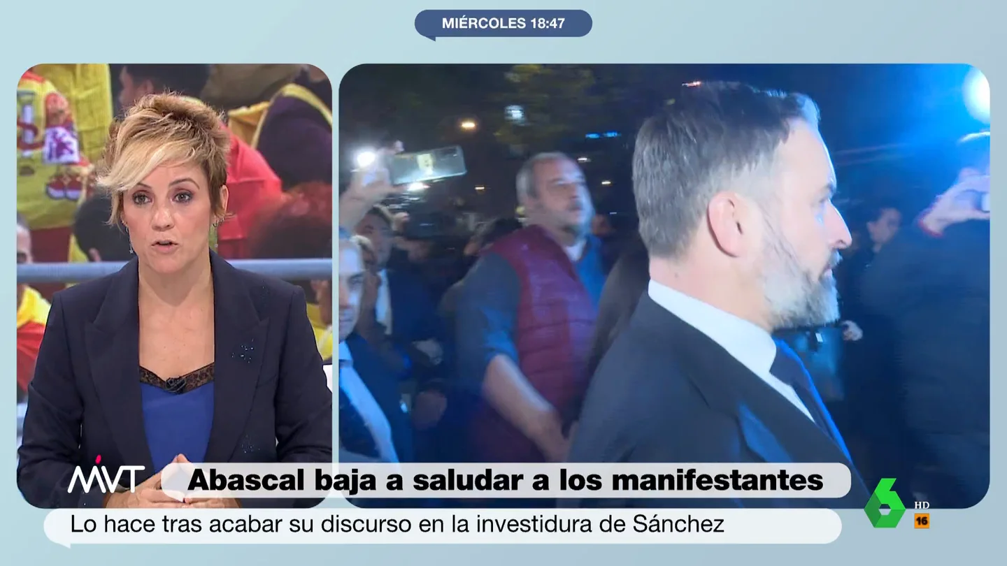 Cristina Pardo, al ver a Vox alentar a los manifestantes en el Congreso "Un grupo parlamentario no puede abandonar el Congreso en el que puede responder e incluso insultar al PSOE, para irse a manifestar a su sede", comenta Elisa Beni tras la salida de Vox del debate de investidura para reunirse con los manifestantes.