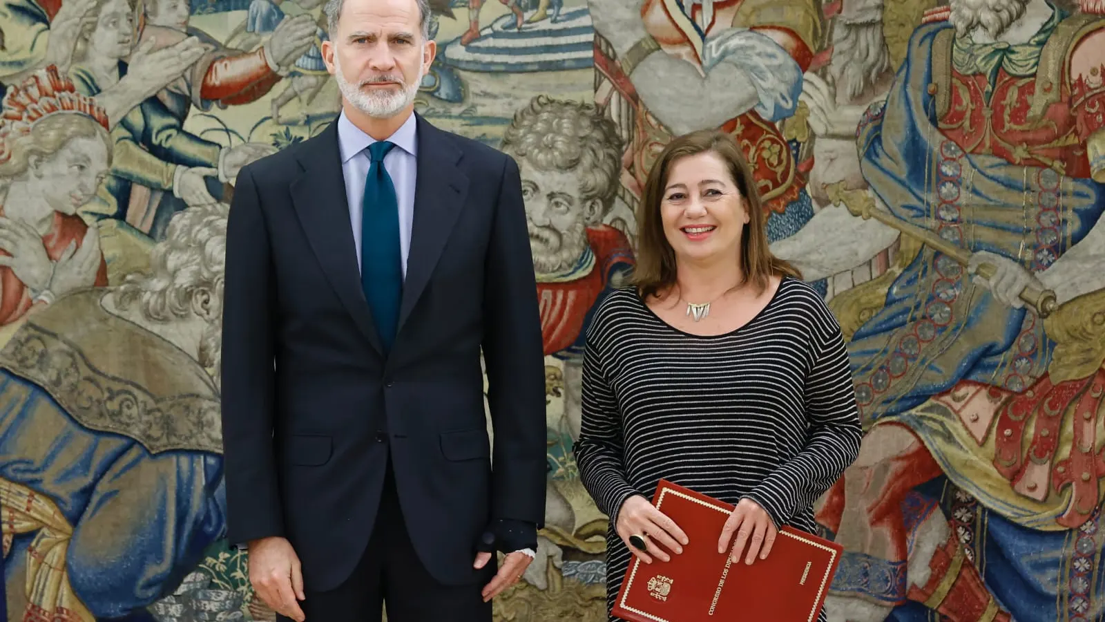 Francina Armengol informa al rey Felipe VI sobre el resultado de la investidura de Pedro Sánchez