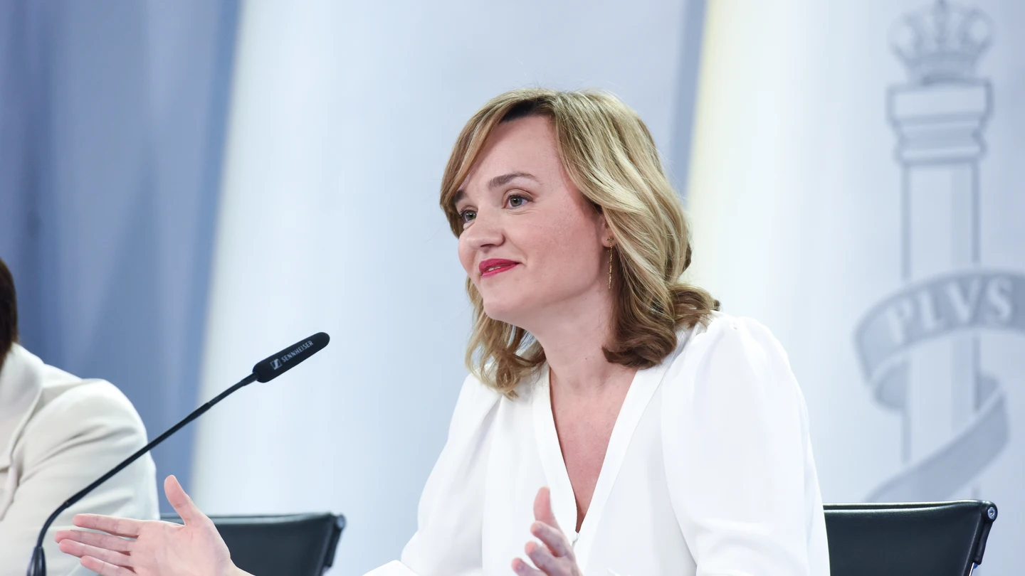 La ministra de Educación y Formación Profesional, Pilar Alegría, interviene durante una rueda de prensa posterior al Consejo de Ministros, en el Palacio de La Moncloa. La ministra de Educación y Formación Profesional, Pilar Alegría, interviene durante una rueda de prensa posterior al Consejo de Ministros, en el Palacio de La Moncloa.