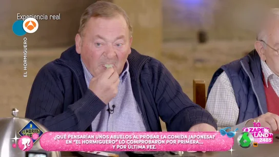 La cómica reacción de un abuelo al probar por primera vez el wasabi La cómica reacción de un abuelo al probar por primera vez el wasabi