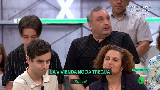 Óscar, quien ha vuelto a casa de sus padres con sus hijos Óscar, quien ha vuelto a casa de sus padres con sus hijos