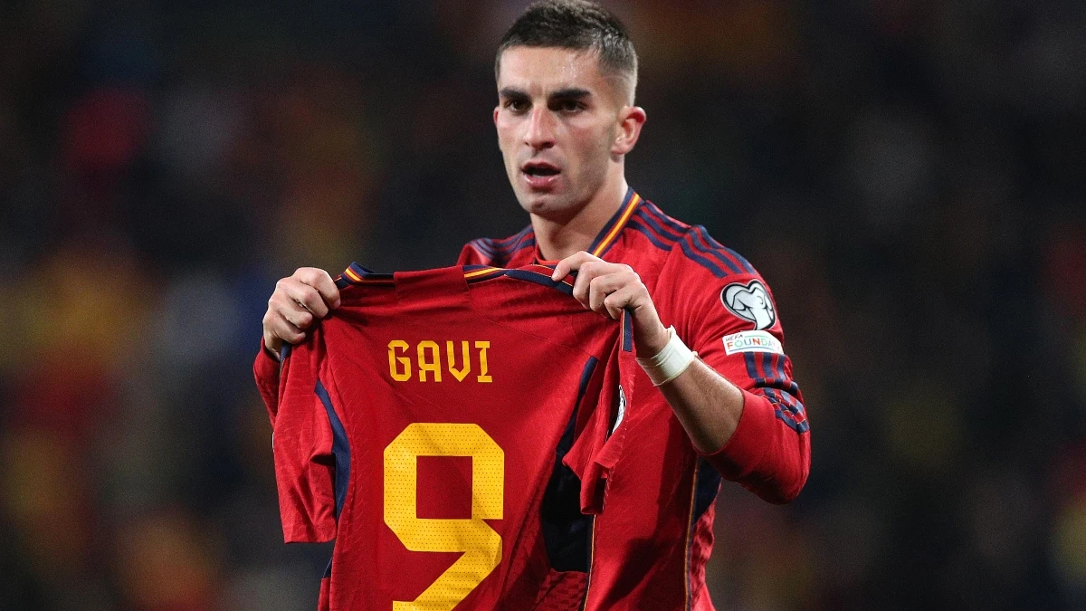 Ferran, con la camiseta de Gavi