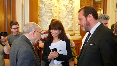Ana Redondo (centro) junto al exalcalde de Valladolid Óscar Puente (dcha) Ana Redondo (centro) junto al exalcalde de Valladolid Óscar Puente (dcha)