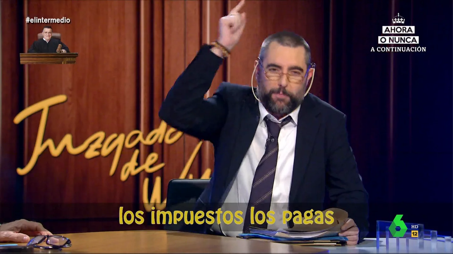 Dani Mateo desvela la nueva canción de Shakira tras su acuerdo con Hacienda "Acordaos, de pagar a Hacienda, porque, luego, es una jodienda", entona Dani Mateo en este vídeo de El Intermedio donde analiza junto a Wyoming y Sandra Sabatés el acuerdo alcanzado entre Shakira y la Fiscalía por el que admite el fraude fiscal.