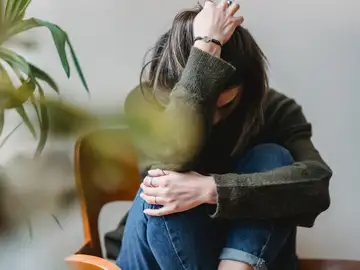 Una mujer con ansiedad Una mujer con ansiedad