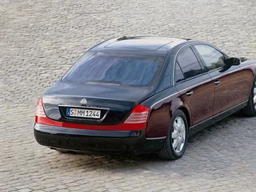 Así podría haber sido el motor V24 de Maybach en 1999 que se quedó en anécdota Así podría haber sido el motor V24 de Maybach en 1999 que se quedó en anécdota