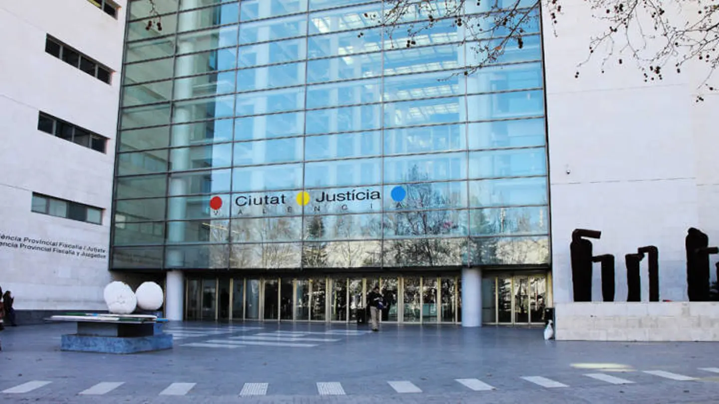 Fachada de la Ciudad de la Justicia de València condena