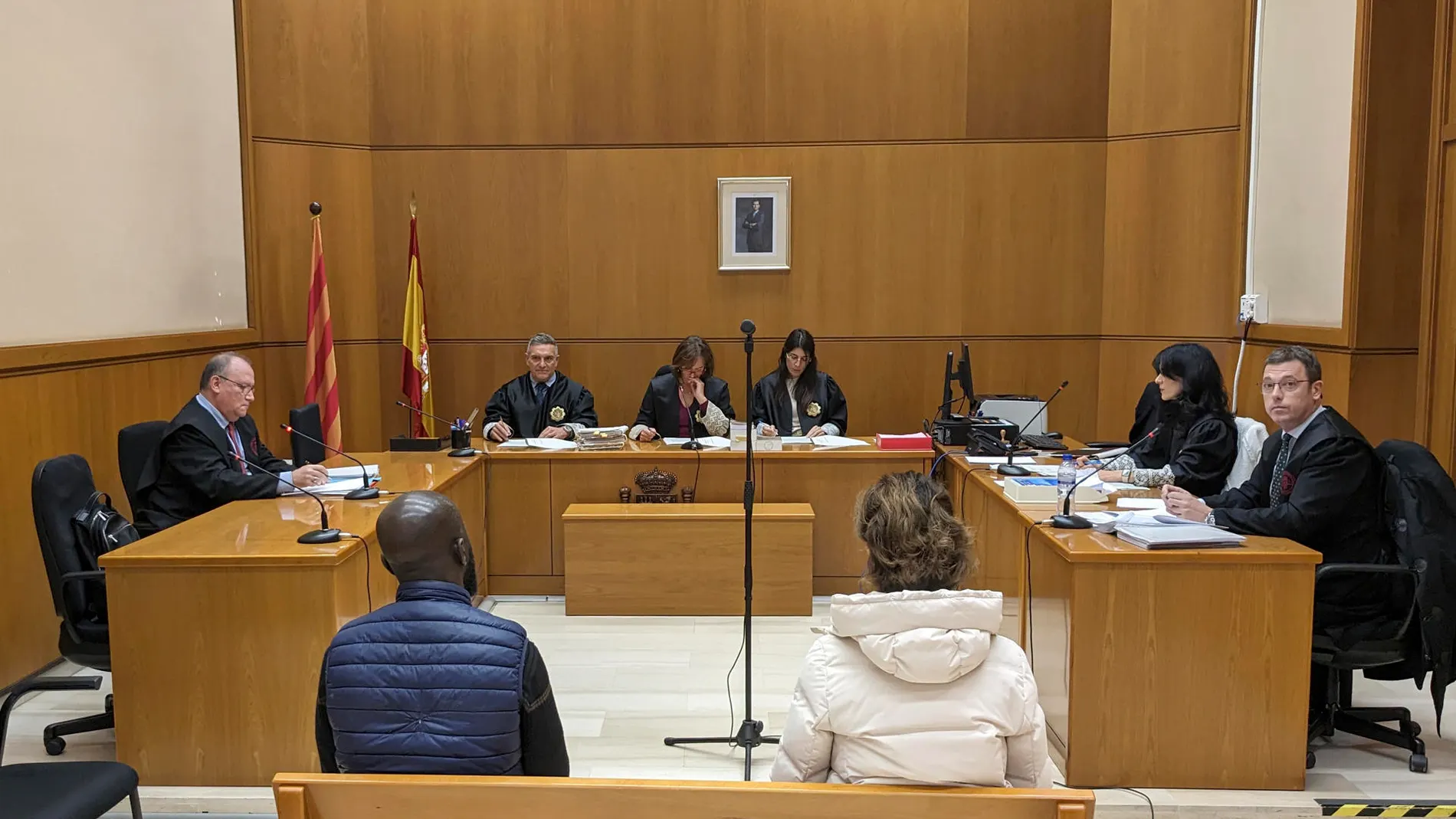 La Audiencia de Barcelona juzga a un chamán africano acusado de estafar a una mujer