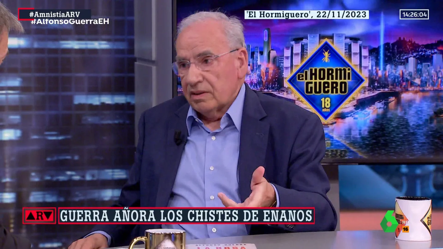 El polémico comentario de Alfonso Guerra sobre los chistes de homosexuales y enanos El polémico comentario de Alfonso Guerra sobre los chistes de homosexuales y enanos
