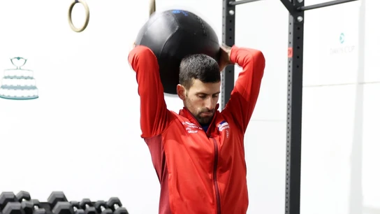 Novak Djokovic se prepara antes de un partido Novak Djokovic se prepara antes de un partido