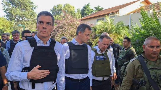 El presidente del Gobierno, Pedro Sánchez, y el primer ministro belga, Alexander de Croo, durante una visita guiada por militares israelíes El presidente del Gobierno, Pedro Sánchez, y el primer ministro belga, Alexander de Croo, durante una visita guiada por militares israelíes