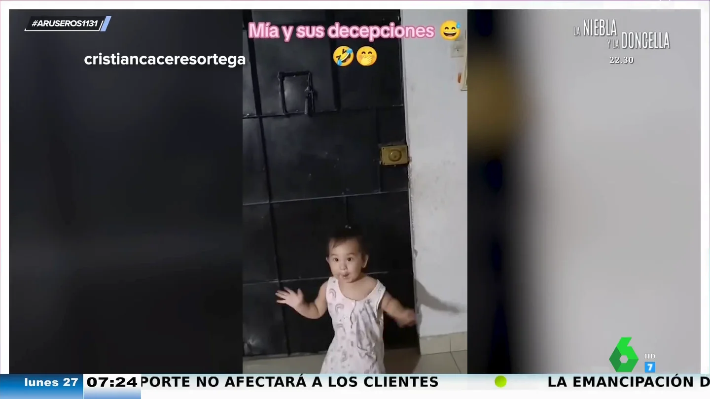 La decepción viral de una niña cuando ve entrar en casa a su madre en vez de a su padre La decepción viral de una niña cuando ve entrar en casa a su madre en vez de a su padre