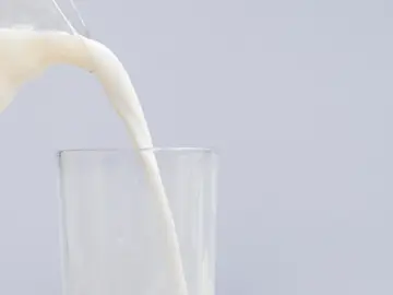 Un vaso de leche. 