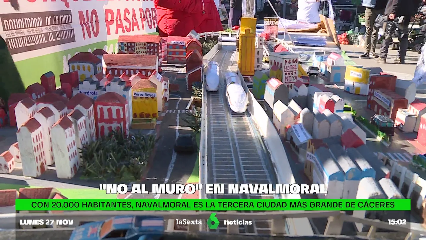 "Es la oportunidad para coser los dos lados". Navalmoral de la Mata reclama un tren soterrado para unir la ciudad. "Es la oportunidad para coser los dos lados". Navalmoral de la Mata reclama un tren soterrado para unir la ciudad.