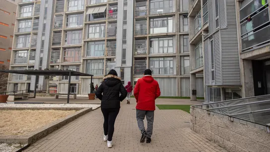 Vista del inmueble en el que han detenido a un hombre como presunto autor de la muerte por apuñalamiento de su expareja y su hija. Vista del inmueble en el que han detenido a un hombre como presunto autor de la muerte por apuñalamiento de su expareja y su hija.