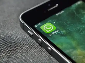 Cómo activar la doble verificación de WhatsApp y evitar una nueva estafa que alerta la Guardia Civil