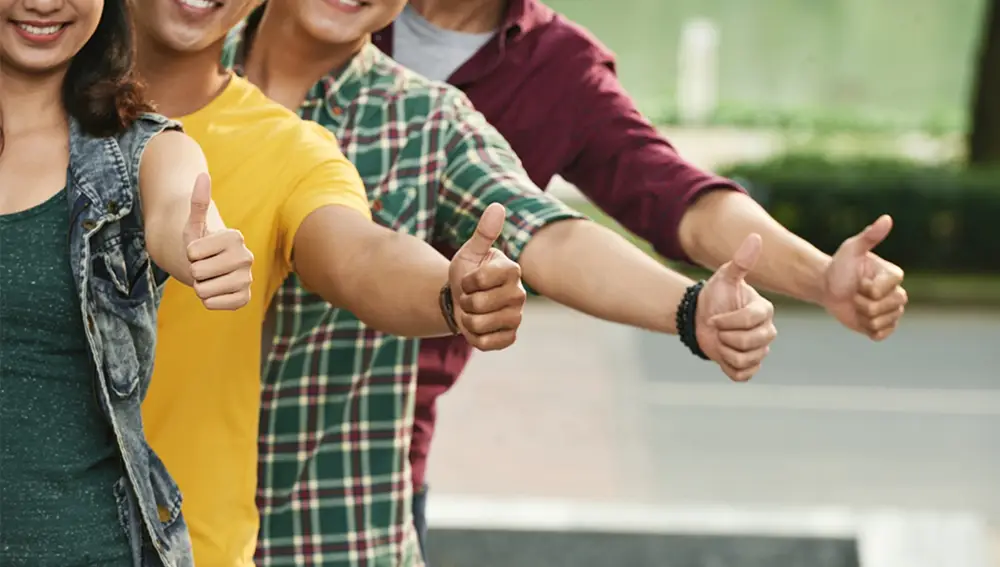 Jóvenes amigos Jóvenes amigos