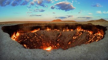 'Las puertas del infierno', el cráter de gas de Darwaza, en Turkmenistán
