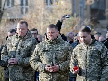 El jefe del Estado Mayor de las Fuerzas Armadas de Ucrania, el teniente general Sergi Shaptala; el comandante en jefe de las FFAA, el general Valeri Zaluzhni; y jefe de la Inteligencia de Defensa de Ucrania.