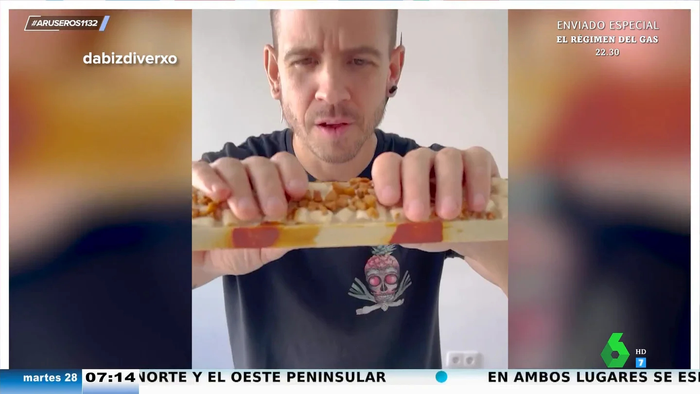 Dabiz Muñoz presenta su nuevo turrón para Navidad: así se come este "obra de arte" inspirada en el helado de Haagen Daz Dabiz Muñoz presenta su nuevo turrón para Navidad: así se come este "obra de arte" inspirada en el helado de Haagen Daz