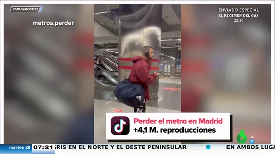 El viral de las reacciones de la gente cuando pierden el Metro en Madrid: "Ahora la gente tiene miedo de ser grabada" El viral de las reacciones de la gente cuando pierden el Metro en Madrid: "Ahora la gente tiene miedo de ser grabada"