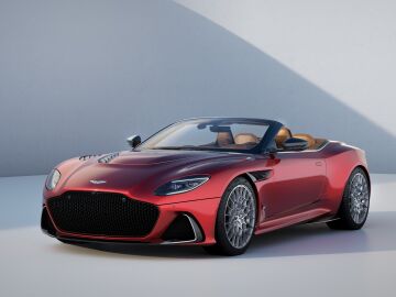 Aston Martin se niega a decir adiós al V12 y el próximo DBS es el motivo