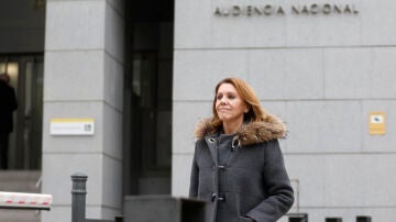La ex secretaria general del PP María Dolores de Cospedal a la salida de la Audiencia Nacional