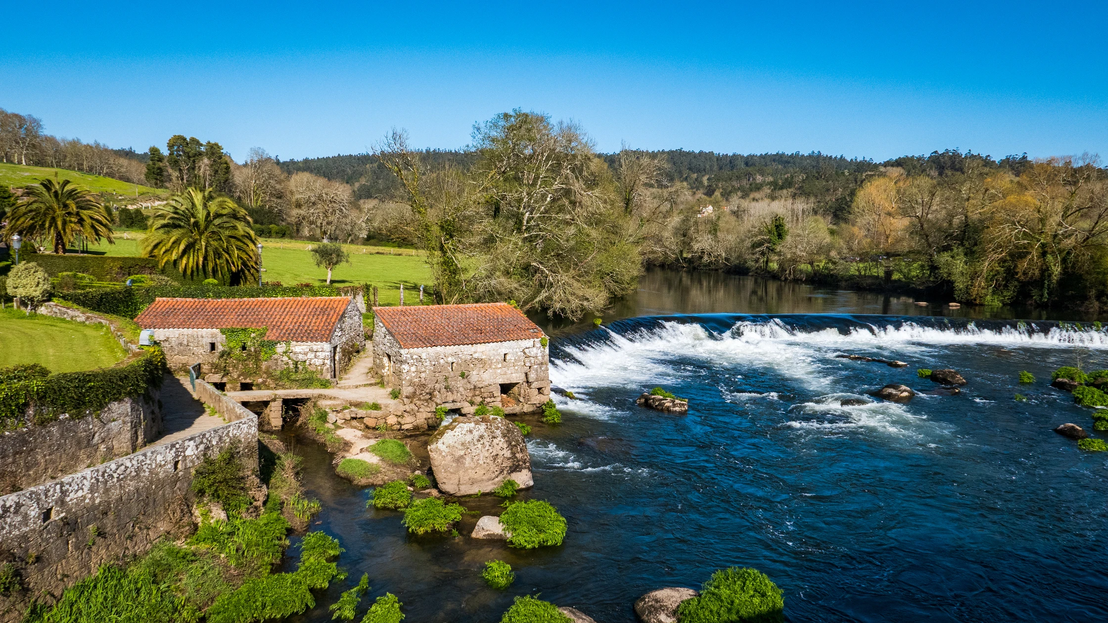 Ponte Maceira, aldea de A Coruña (Galicia) Ponte Maceira, aldea de A Coruña (Galicia)