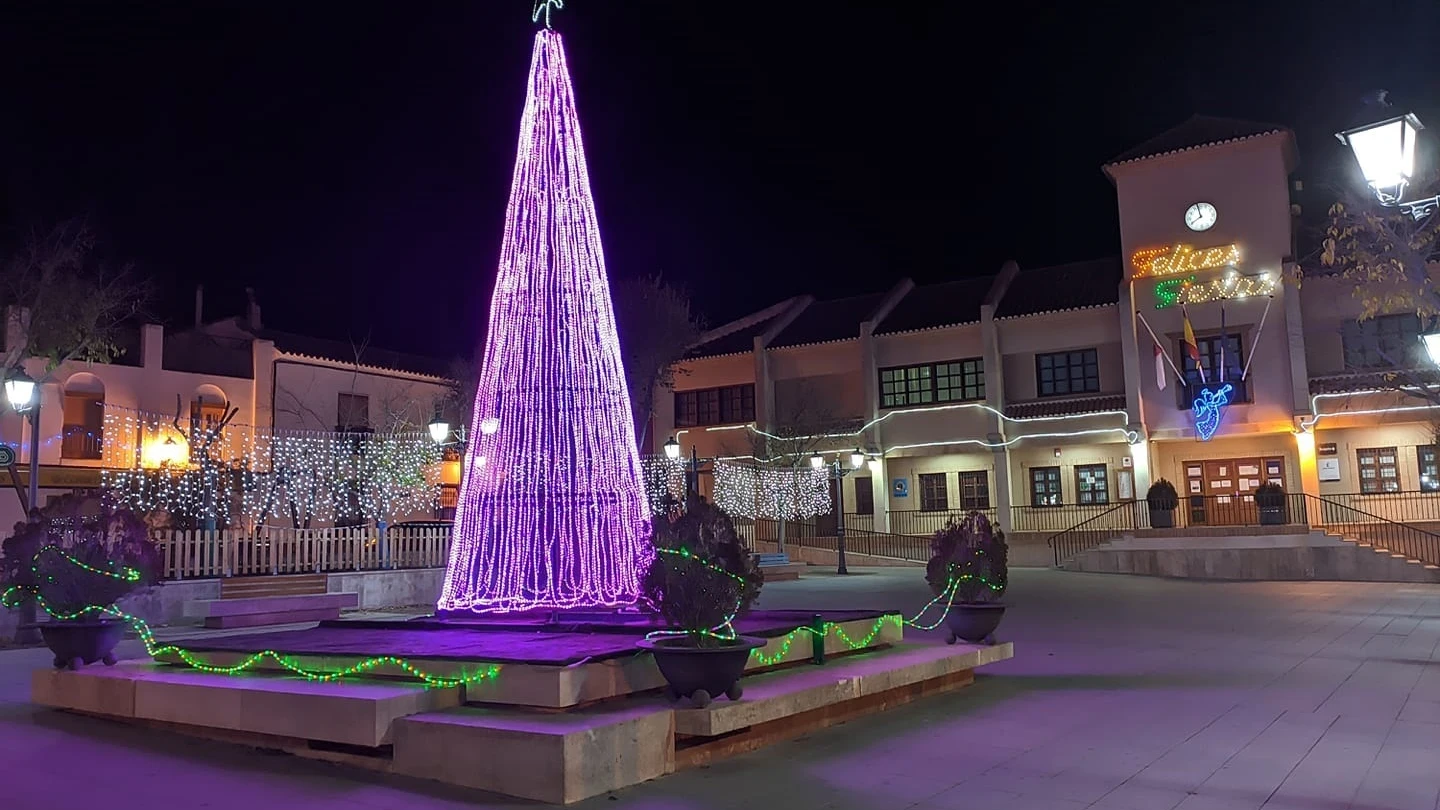 Plaza de Santa Cruz de Mudela en Navidad.